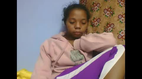 rosah225127 online show from May 2026 06:04:01 PM