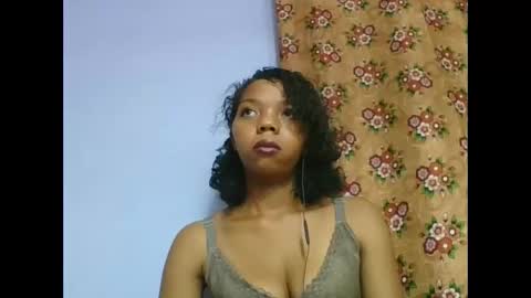 rosah225127 online show from May 2026 06:00:01 AM