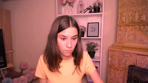Snapshot of rosalais_ chatting on June 2026 07:02:01 AM Rose online show from June 2026 07:02:01 AM