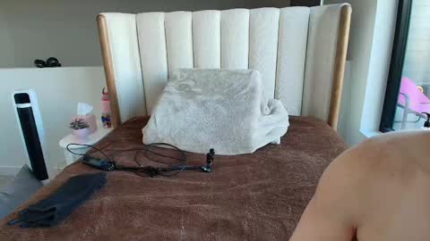 Rosalie Caine online show from May 2026 09:09:01 PM