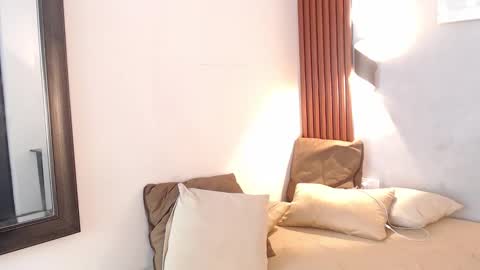 rose_crimson online show from December 2025 11:42:02 PM