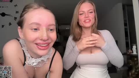 Sophie and Sarah online show from May 2026 06:09:01 PM