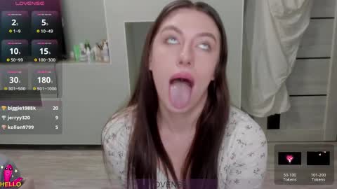 Julia online show from May 2026 07:34:02 PM