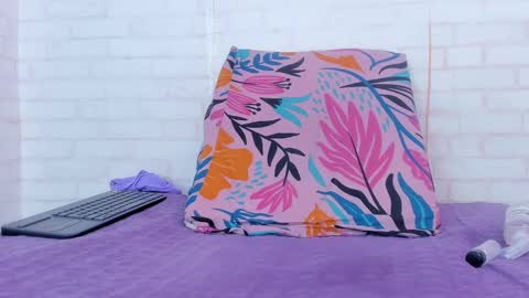 rosse_thompson11 online show from December 2024 10:45:01 PM