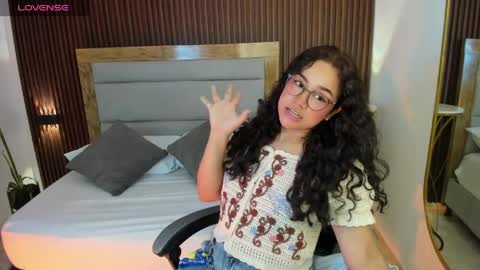 rossie_lanie_ online show from April 2026 07:25:01 PM