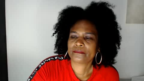 Snapshot of roushlove chatting on June 2026 01:10:02 PM luxa online show from June 2026 01:10:02 PM
