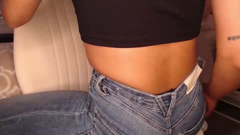 Rouss marie henao  online show from March 2026 06:00:01 PM