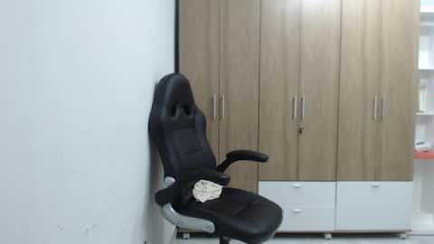 Roxana online show from April 2026 02:51:02 AM