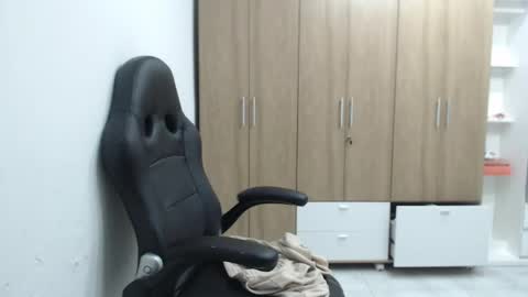 Roxana online show from May 2026 01:01:02 AM