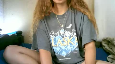 roxanne_98 online show from December 2025 03:01:02 AM