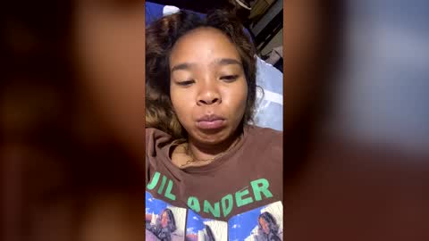 roxanne_98 online show from April 2026 01:47:01 AM