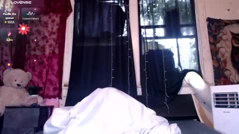 Snapshot of roxanneroulette chatting on July 2026 02:32:01 PM Silver online show from July 2026 02:32:01 PM