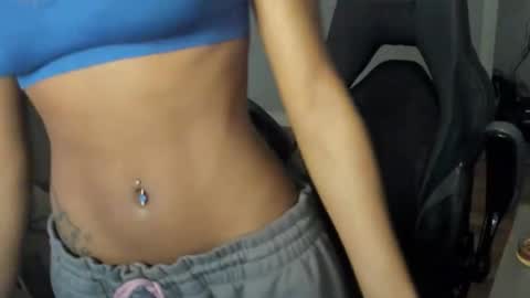 roxcakes43 online show from May 2026 07:52:02 PM
