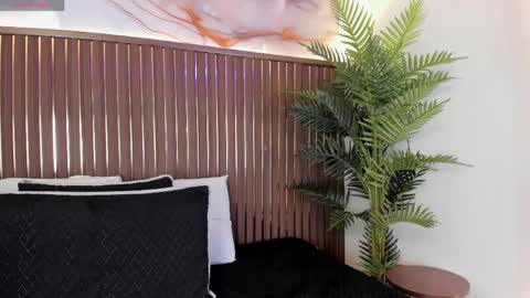 Roxie  online show from April 2026 12:25:01 PM