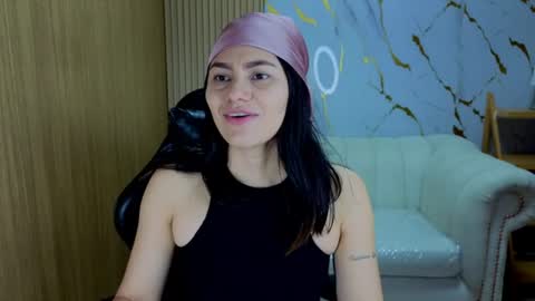 Snapshot of roxy_luxe_tf chatting on July 2026 12:45:01 PM Roxy online show from July 2026 12:45:01 PM