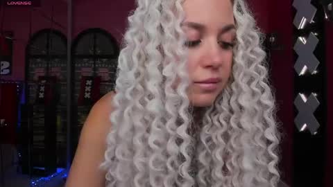 Roxy online show from May 2026 01:34:01 AM