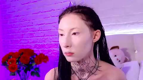 Snapshot of roxy_morrison_x chatting on June 2026 03:35:02 AM roxanne online show from June 2026 03:35:02 AM