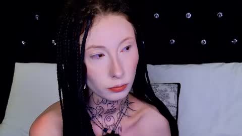 Snapshot of roxy_morrison_x chatting on July 2026 03:35:01 AM roxanne online show from July 2026 03:35:01 AM