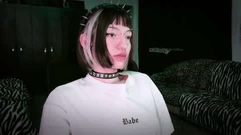 Roxy Independient model Help me to reach 50 thumbs up online show from April 2026 12:13:01 AM