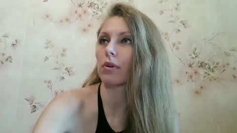 roxyfox18x01 online show from March 2026 07:58:01 AM