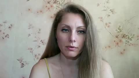 roxyfox18x01 online show from March 2026 12:00:01 PM