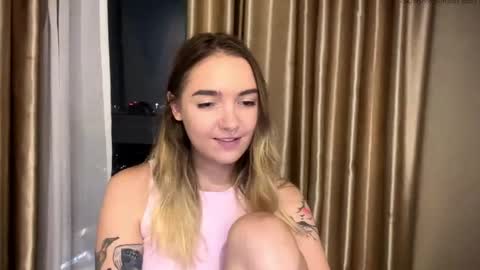 Roxy online show from May 2026 02:25:01 PM