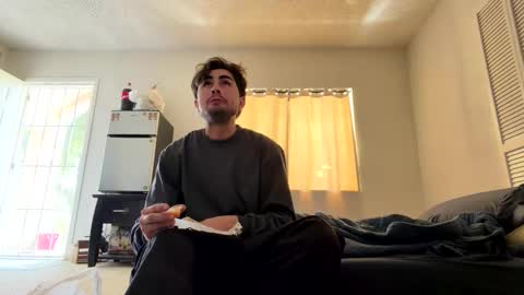 rubenzaragosa09 online show from April 2026 11:00:02 PM
