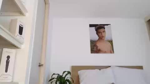 Snapshot of russell_adams_ chatting on March 2026 04:08:02 AM R U S S E L L online show from March 2026 04:08:02 AM