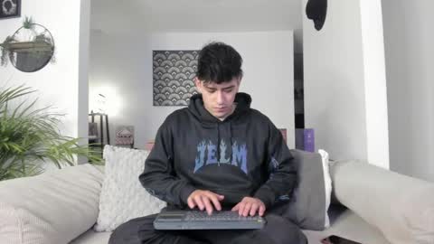 Ryan online show from May 2026 02:40:01 AM