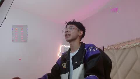 ryu_tay online show from April 2026 05:08:01 AM