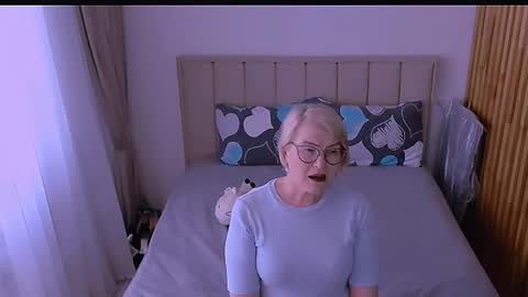 Sabrina MacMarren online show from April 2026 02:53:02 PM