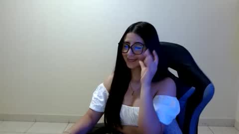 Sahaliefox  online show from March 2026 03:29:01 PM