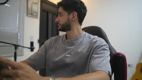 saimon  online show from March 2026 10:43:02 PM