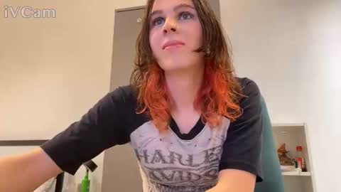 Snapshot of sally_vae chatting on April 2026 08:12:02 PM Sally Vae online show from April 2026 08:12:02 PM