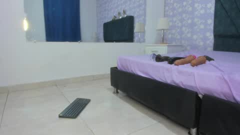 salome_simonz online show from April 2026 09:39:33 PM