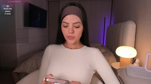 salo online show from November 2025 10:42:02 PM