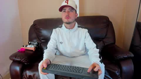 Snapshot of salvattore_muller chatting on April 2026 12:34:01 AM Salvatore online show from April 2026 12:34:01 AM
