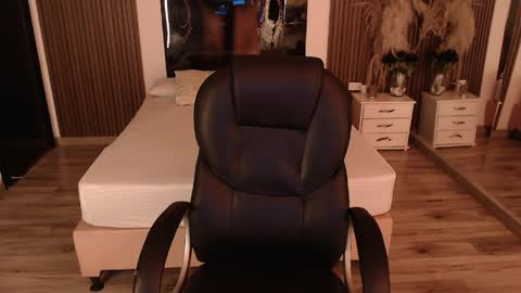 SAM MANSON online show from April 2026 12:16:02 PM