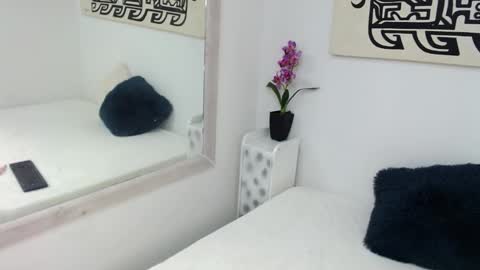 samantha_vaker online show from February 2026 09:02:01 PM