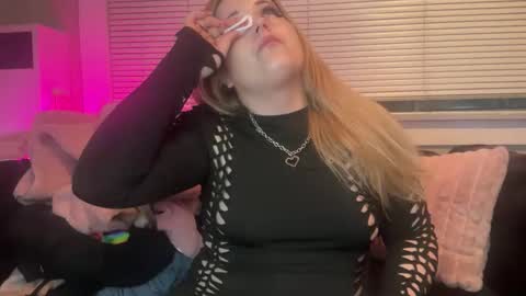 samanthafever online show from December 2025 02:49:01 AM