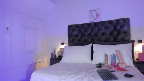 Samara Warren online show from April 2026 07:52:01 PM