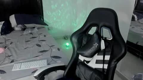 SamyHolbrook online show from April 2026 02:18:01 PM