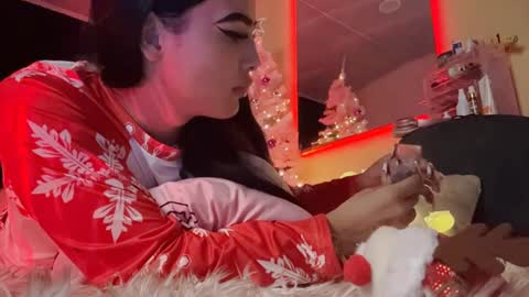 Snapshot of samys_world chatting on December 2024 01:54:01 AM Samy Montoya online show from December 2024 01:54:01 AM