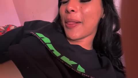 Snapshot of samys_world chatting on February 2025 09:44:02 PM Samy Montoya online show from February 2025 09:44:02 PM