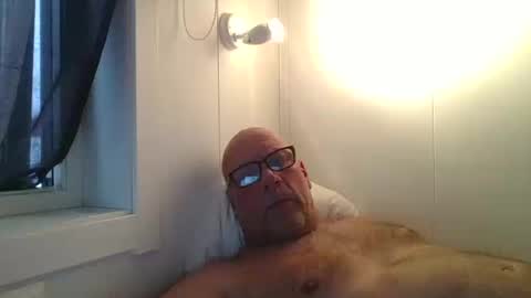 sandnesrune523 online show from March 2026 05:57:01 AM