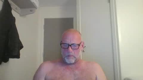 sandnesrune523 online show from May 2026 03:41:02 PM