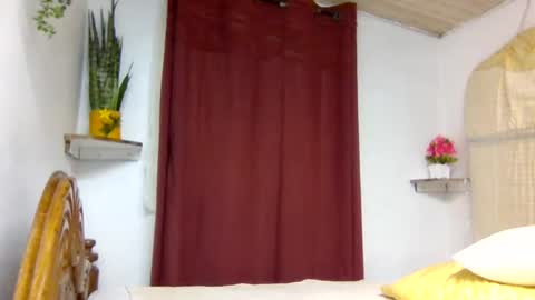 Snapshot of sandra_milly chatting on June 2026 08:17:01 AM sandra online show from June 2026 08:17:01 AM
