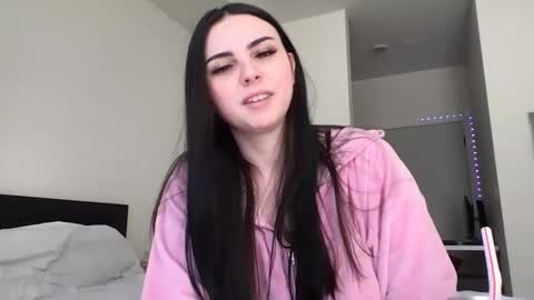 Sandra online show from March 2025 11:05:01 PM