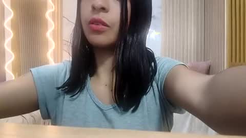 Snapshot of sandyy_tay chatting on June 2026 09:14:01 AM sandyy_tay online show from June 2026 09:14:01 AM