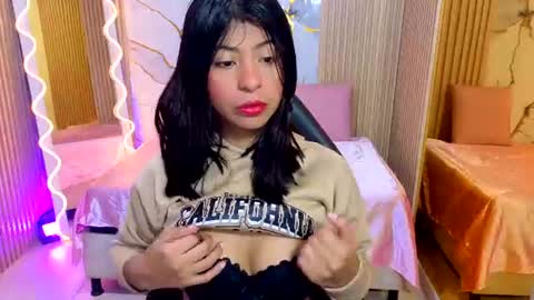 Snapshot of sandyy_tay chatting on July 2026 02:57:02 AM sandyy_tay online show from July 2026 02:57:02 AM
